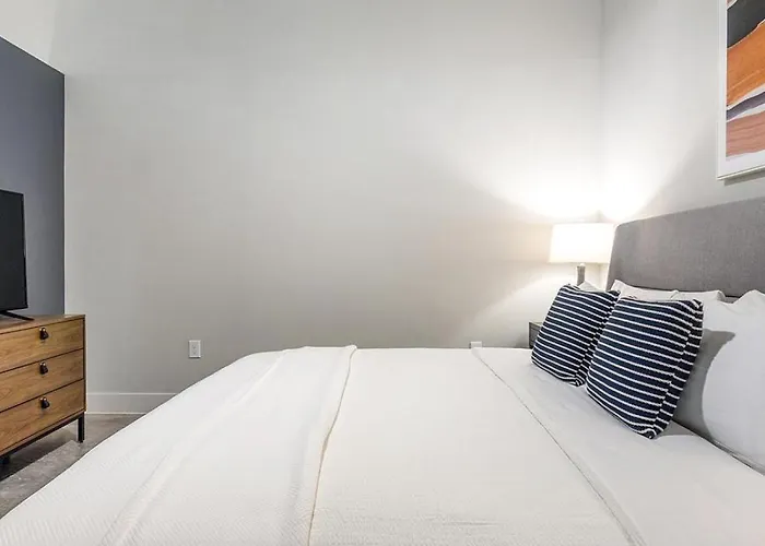 Landing - Modern With Amazing Amenities